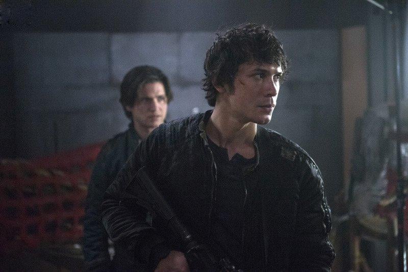 Los 100 : Foto Bob Morley, Thomas McDonell