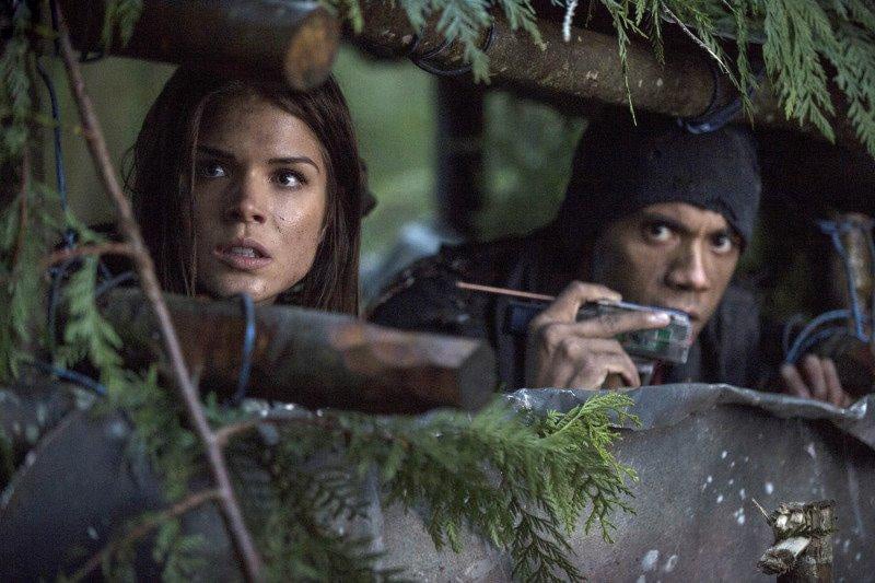 Los 100 : Foto Marie Avgeropoulos, Jarod Joseph