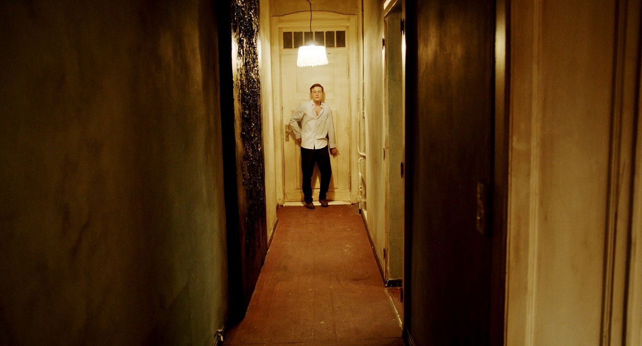 Die Frau hinter der Wand : Foto