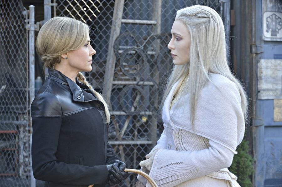 Defiance : Foto Julie Benz, Jaime Murray