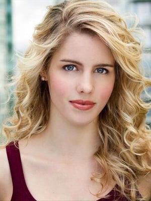 Cartel Emily Bett Rickards