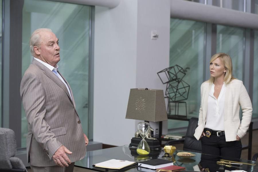 Ley y orden: Unidad de víctimas especiales : Foto Stacy Keach, Kelli Giddish