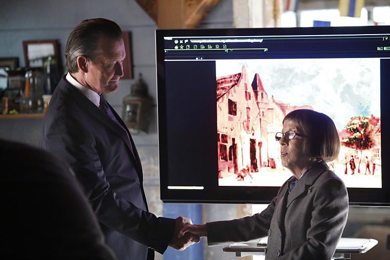 Scorpion : Foto Robert Patrick, Linda Hunt