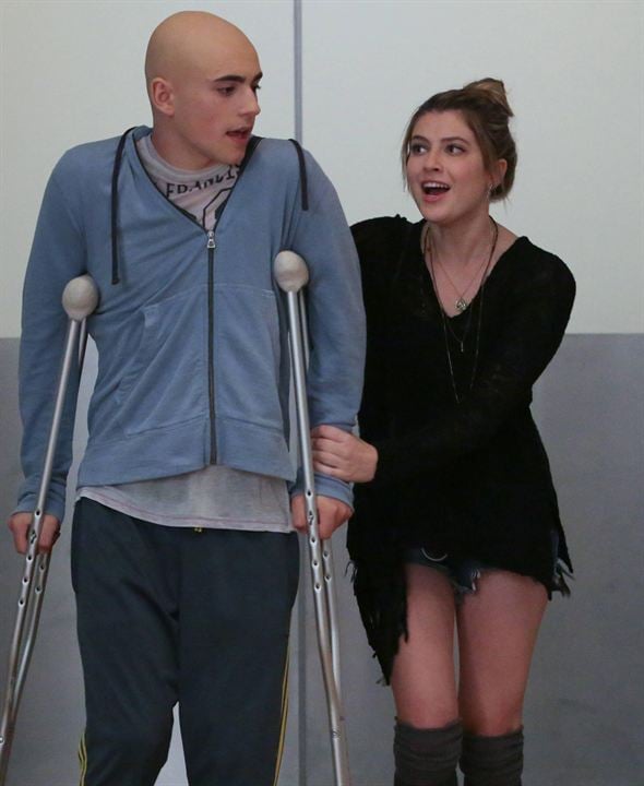 Red Band Society : Foto Zoe Levin, Charlie Rowe