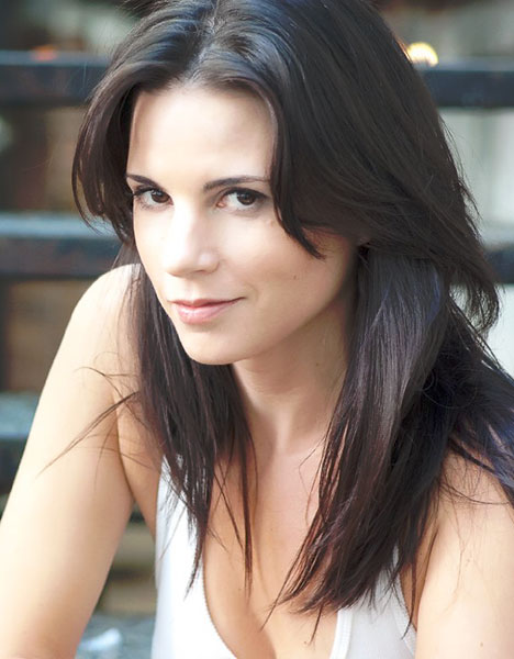 Cartel Leah Cairns