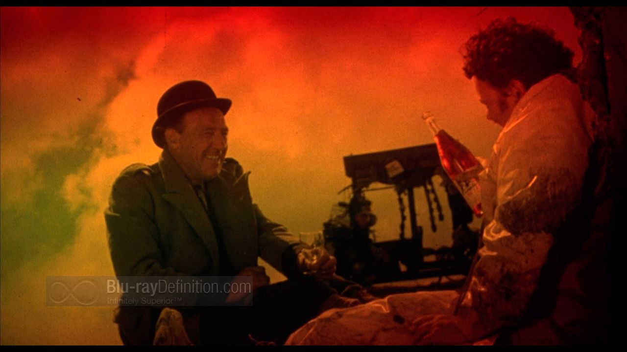 The bed-sitting room : Foto