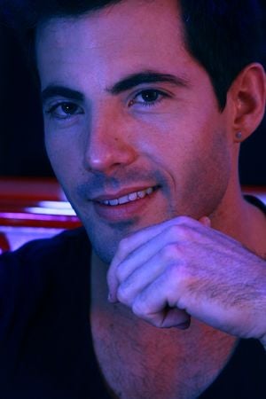 Cartel Adrian Conquet