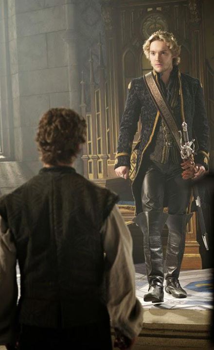 Reign : Foto Toby Regbo