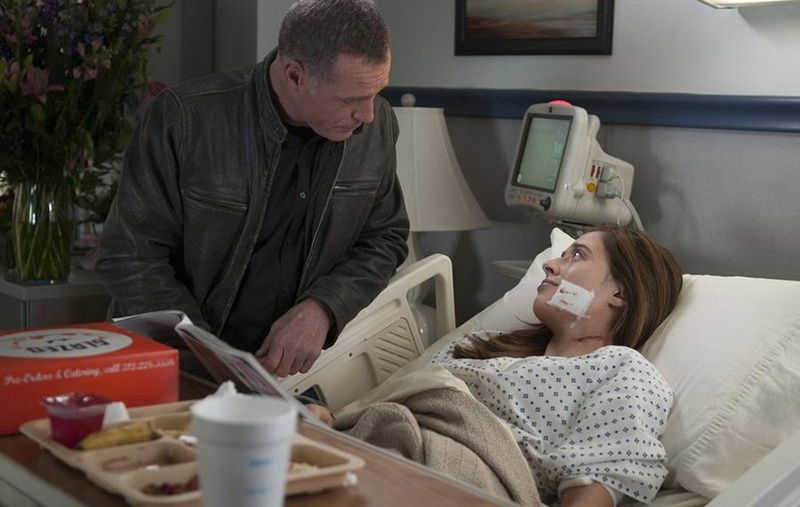 Chicago PD : Foto Marina Squerciati, Jason Beghe