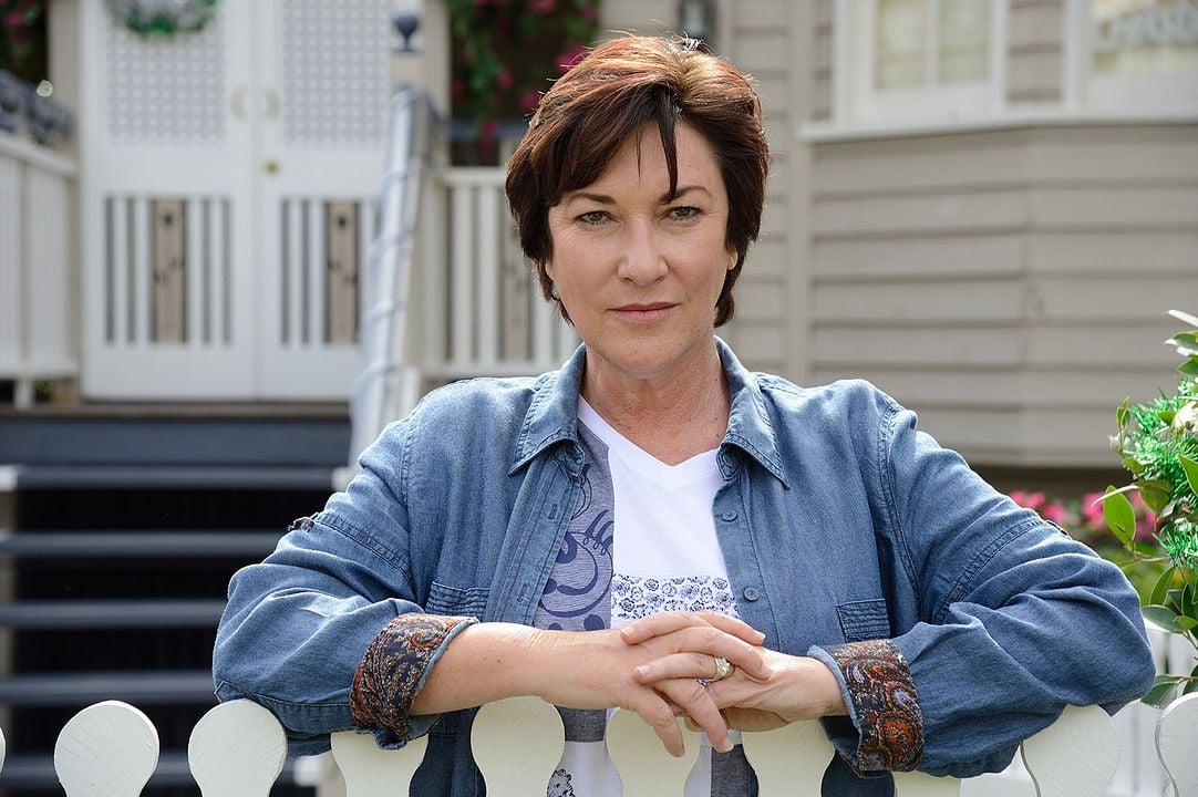 Secrets and Lies (AU) : Foto