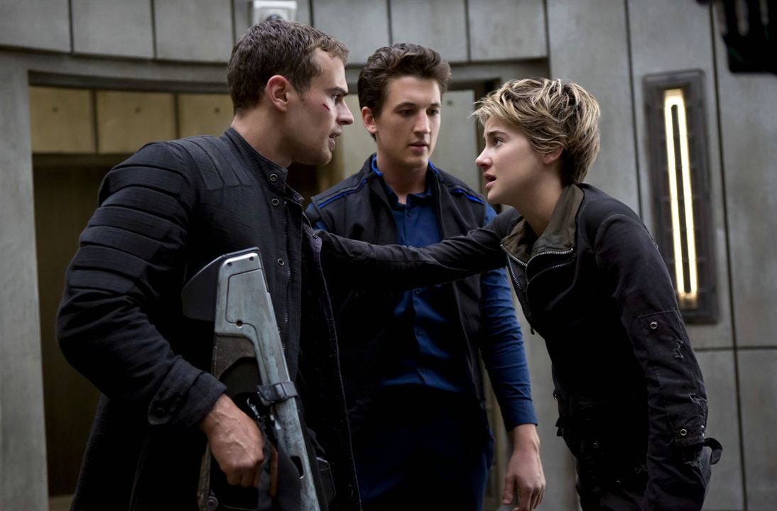 La serie Divergente: Insurgente : Foto Shailene Woodley, Theo James, Miles Teller