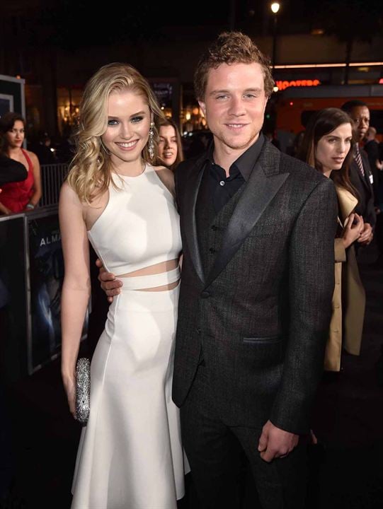 Project Almanac : Couverture magazine Jonny Weston, Virginia Gardner