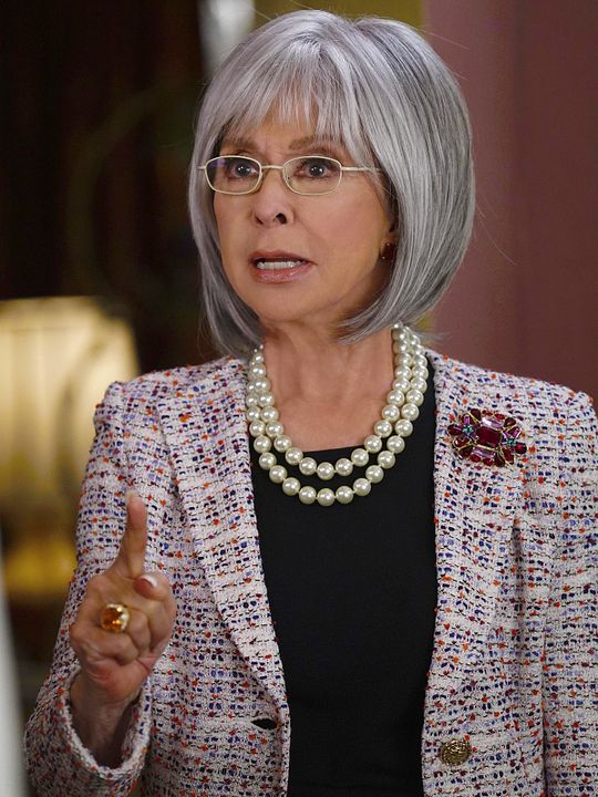 Jane The Virgin : Foto Rita Moreno