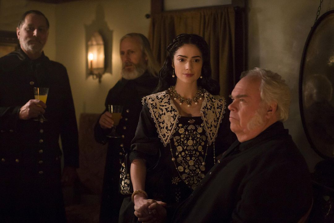 Salem : Foto Janet Montgomery, Michael Mulheren