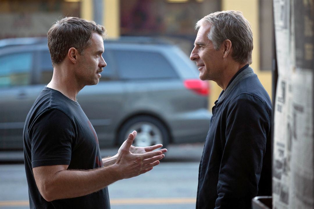 Looking : Foto Murray Bartlett, Scott Bakula