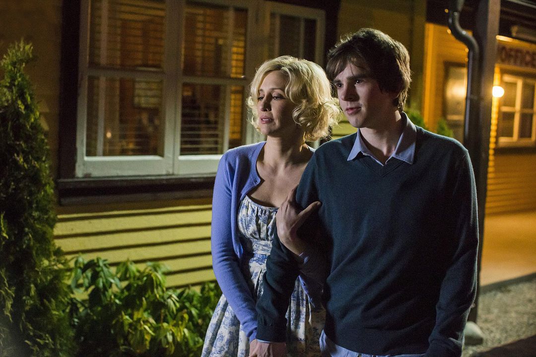 Bates Motel : Foto Freddie Highmore, Vera Farmiga