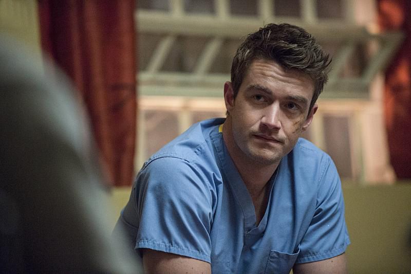 iZombie : Foto Robert Buckley