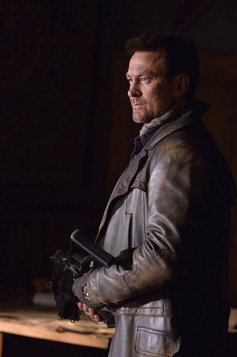 Defiance : Foto Grant Bowler