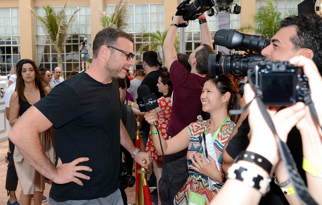 La quinta ola : Couverture magazine Liev Schreiber