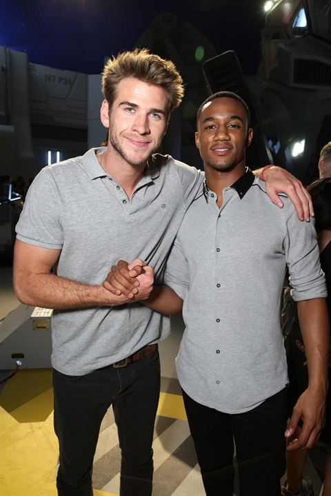 Independence Day: Contraataque : Couverture magazine Liam Hemsworth, Jessie T. Usher