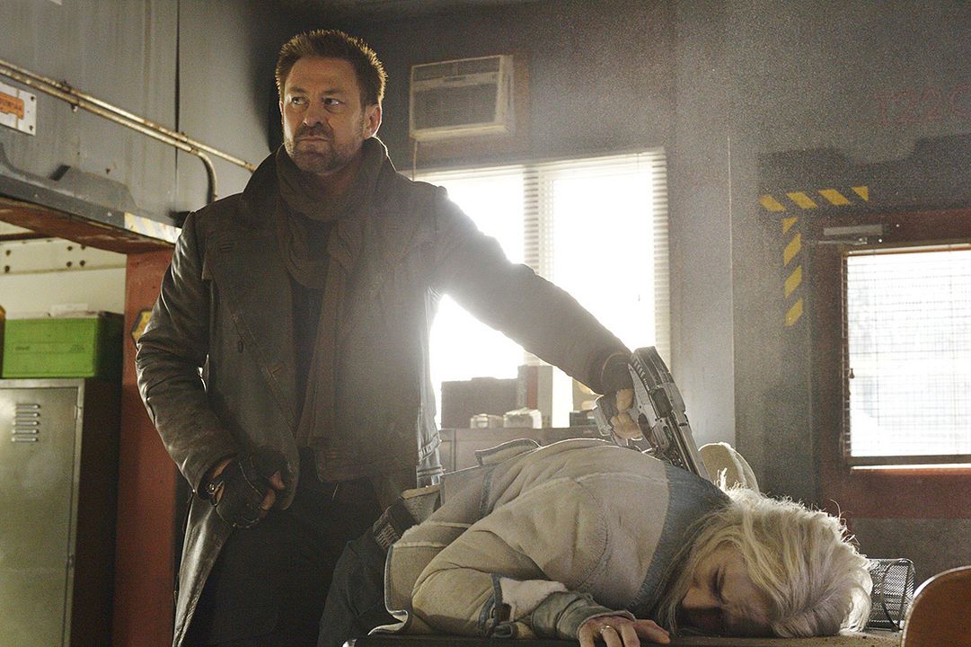 Defiance : Foto Grant Bowler
