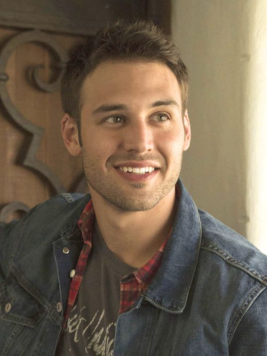 Cartel Ryan Guzman