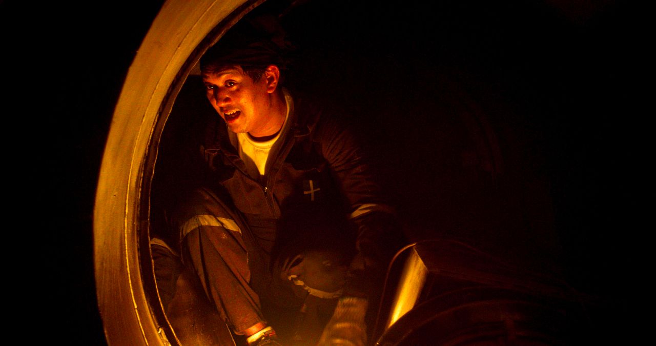 Dead Slow Ahead : Foto