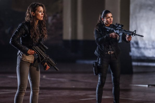 Dominion : Foto Kim Engelbrecht, Roxanne McKee