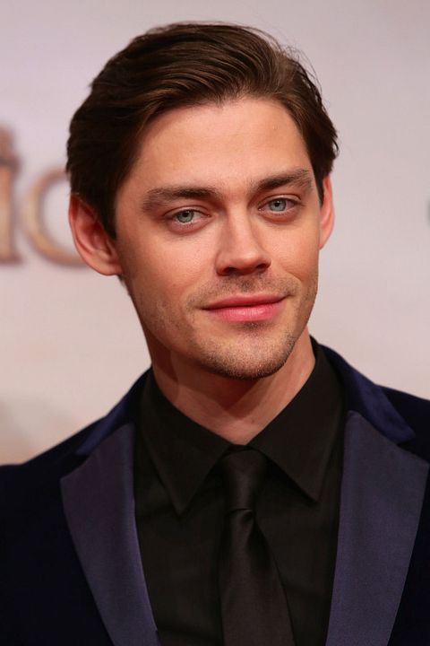 Couverture magazine Tom Payne (II)