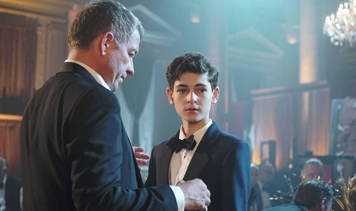 Gotham (2014) : Foto David Mazouz, Sean Pertwee