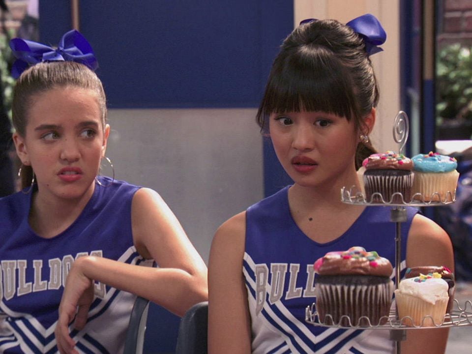 Bella and the Bulldogs : Foto