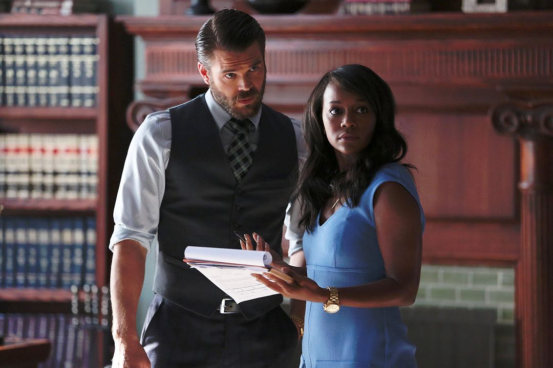 Cómo defender a un asesino : Foto Aja Naomi King, Charlie Weber