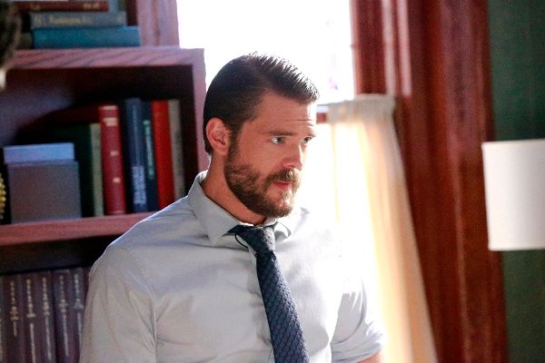 Cómo defender a un asesino : Foto Charlie Weber