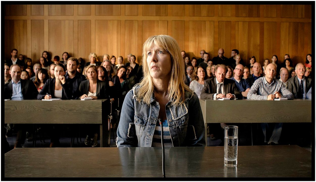 Acusada : Foto Ariane Schluter