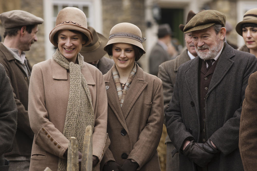 Downton Abbey : Cartel Sophie McShera, Paul Copley, Phyllis Logan