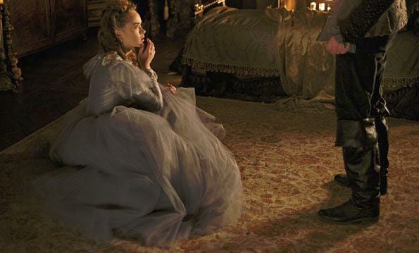 Reign : Foto Rose Williams