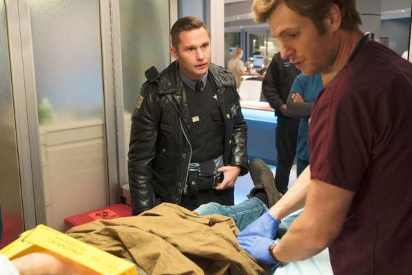 Chicago Med : Foto Nick Gehlfuss