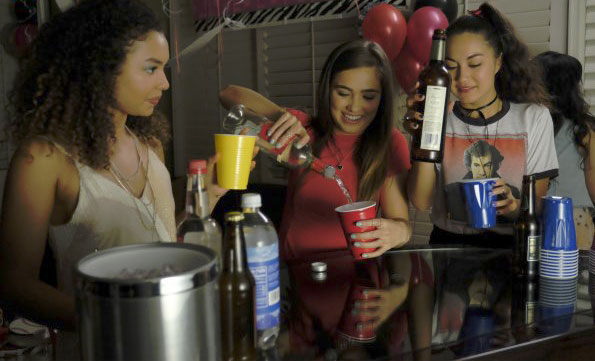 Recovery Road : Foto Meg DeLacy, Jessica Sula, Haley Lu Richardson