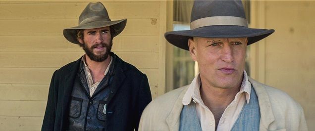 El duelo : Foto Liam Hemsworth, Woody Harrelson