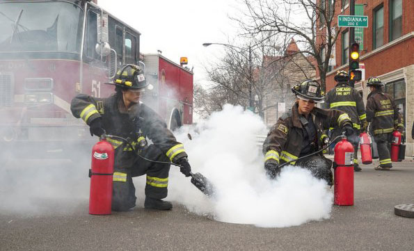 Chicago Fire : Foto Monica Raymund, Miranda Rae Mayo