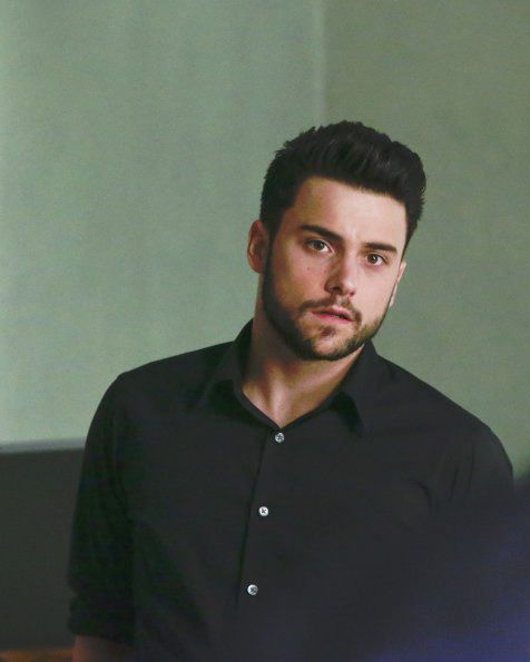 Cómo defender a un asesino : Foto Jack Falahee