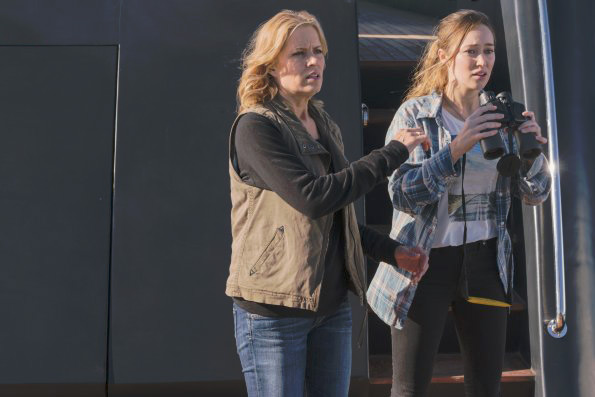 Fear The Walking Dead : Foto Kim Dickens, Alycia Debnam-Carey