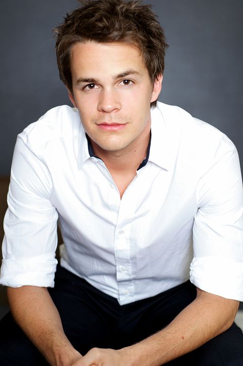 Cartel Johnny Simmons