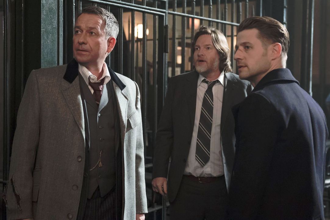 Gotham (2014) : Cartel Donal Logue, Ben McKenzie, Sean Pertwee