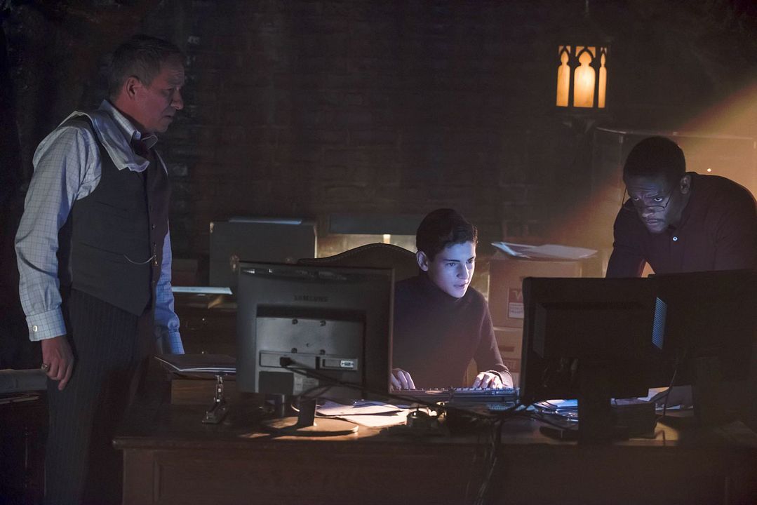 Gotham (2014) : Foto Sean Pertwee, Chris Chalk, David Mazouz