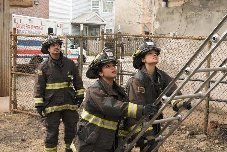 Chicago Fire : Foto Yuri Sardarov, Miranda Rae Mayo, Monica Raymund