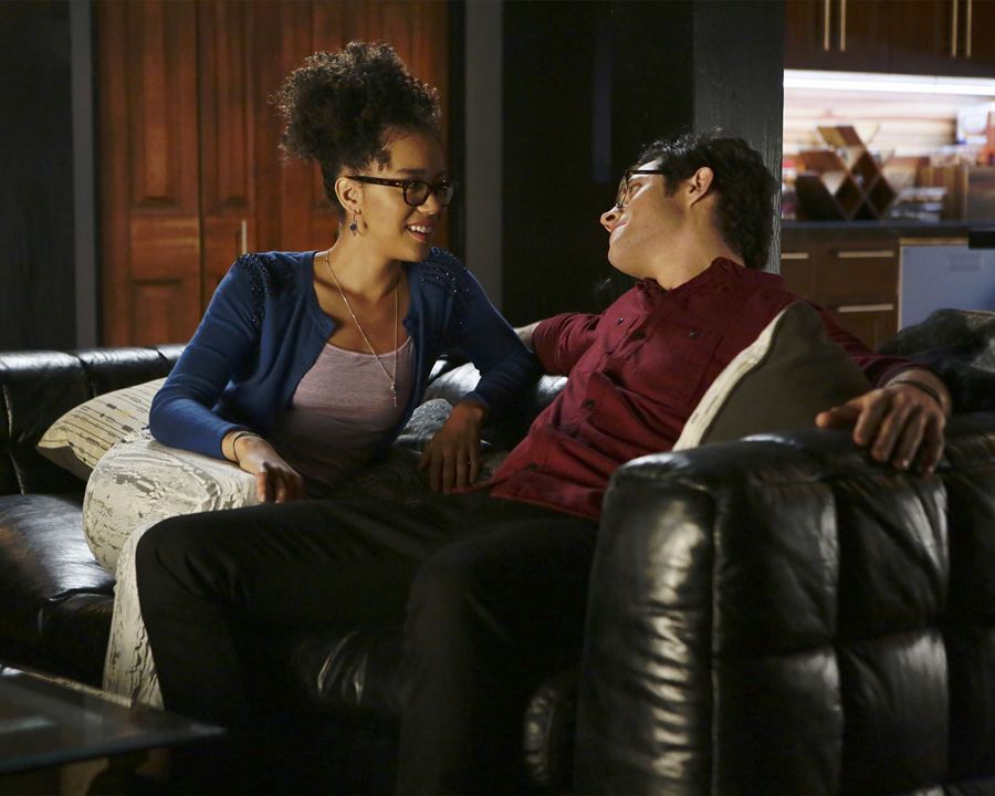 Stitchers : Foto Jasmin Savoy Brown