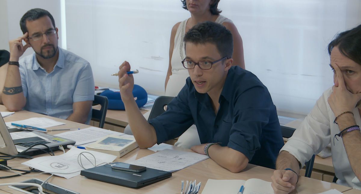 Política, Manual de Instrucciones : Foto