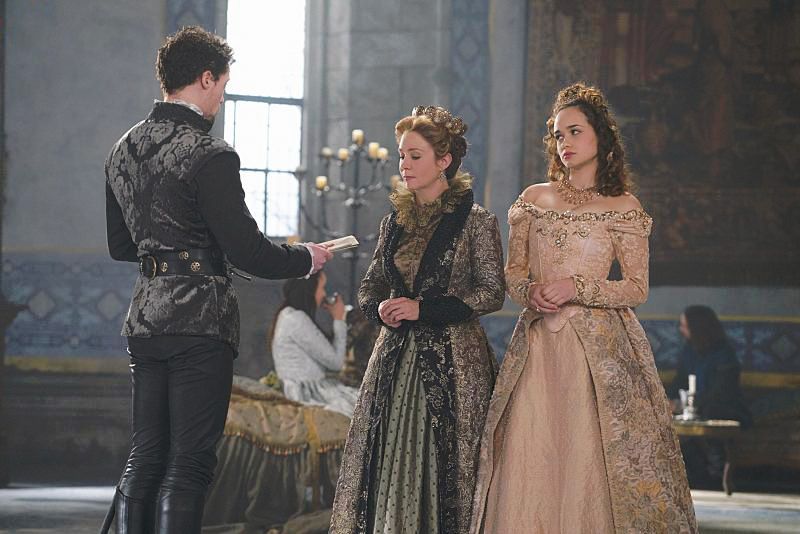 Reign : Foto Rose Williams, Megan Follows