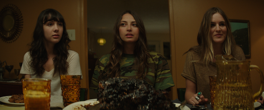 Southbound : Foto Hannah Marks, Nathalie Love, Fabianne Therese